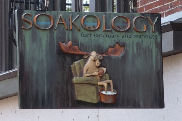 7 Creative Salon Sign Designs Signazon