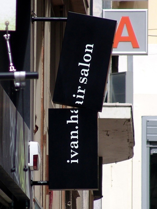 7 Creative Salon Sign Designs - Signazon